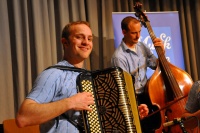 Simon Lüthi und Fredi Heinzer (Bass) haben sichtlich Spass