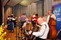 Illgauergruess spielt zum Tanz auf
