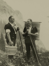 Hans Schmid und Lorenz Giovanelli im Gumpel, 1934
