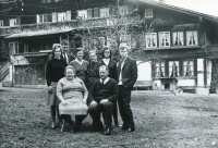 Lorenz Giovanelli mit seiner Familie, Reutigen, 